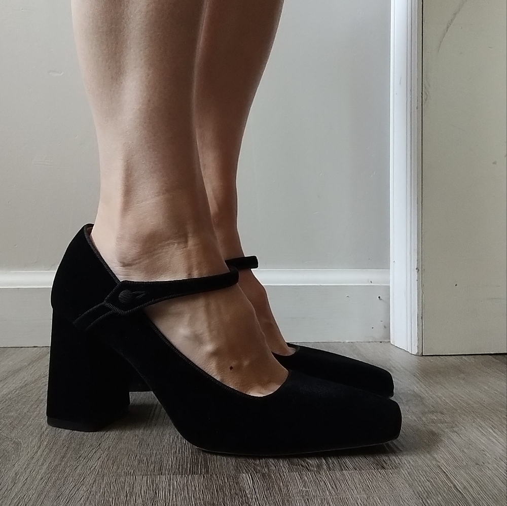 Le Monde Beryl Elegant Black Suede Mary Jane Shoes 9 - Picture 4 of 15